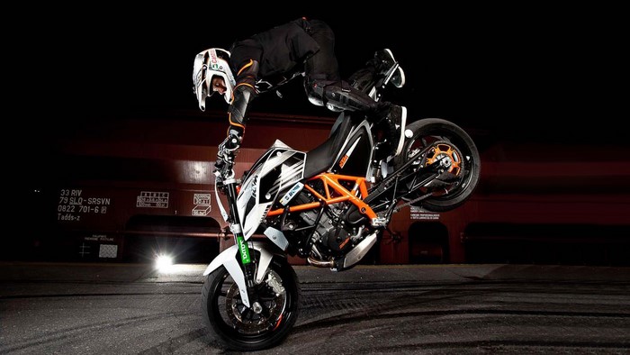 Rok Bagoros performs stunt on KTM 690 Duke motorcycle