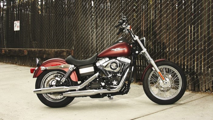 Harley Davidson Dyna Street Bob motorcycle