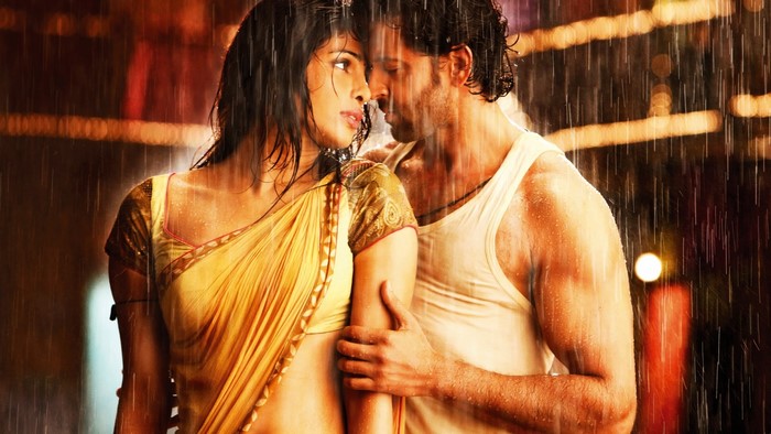Hrithik Roshan and Priyanka Chopra in the rain