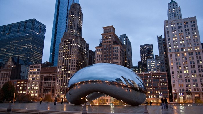 Cloud Gate sculpture in Chicago city