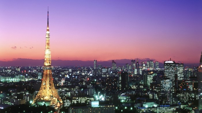 Tokyo Tower and cityscape at dusk