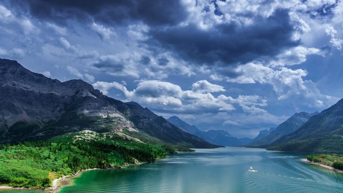 Waterton Lakes National Park with boat