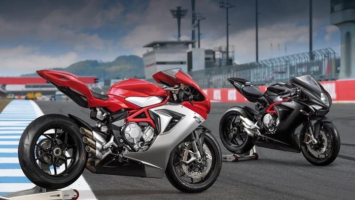 MV Agusta F3 800 motorcycles on a race track