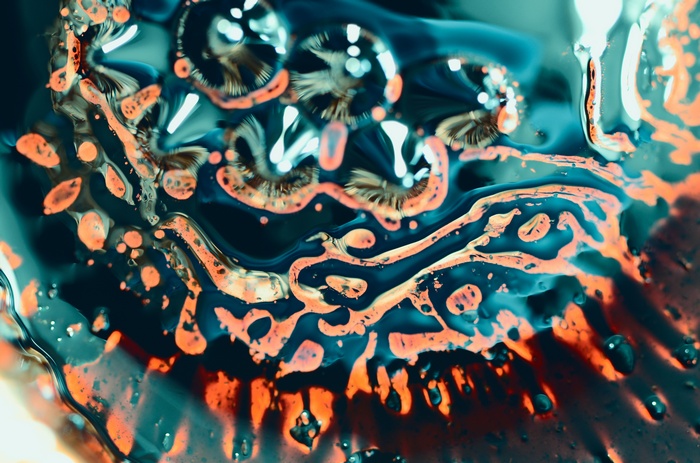 Metalliferous Fluidic Abstract 4K