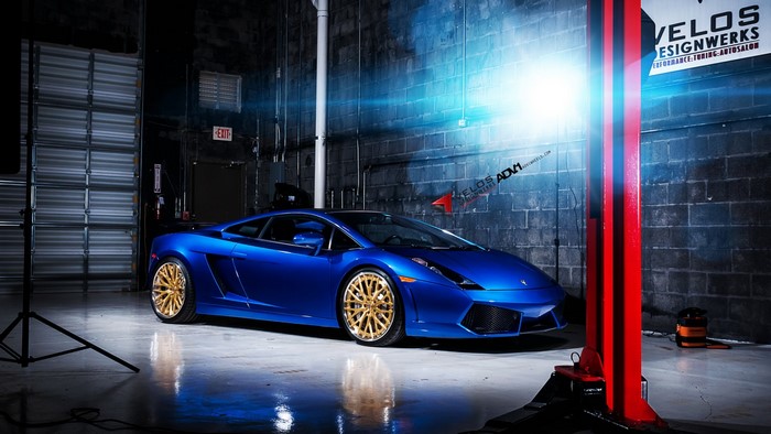 Blue Lamborghini Gallardo with ADV.1 Wheels
