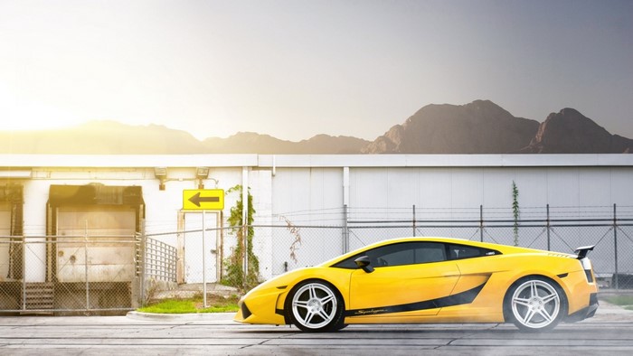Yellow Lamborghini Gallardo LP570-4 Superleggera