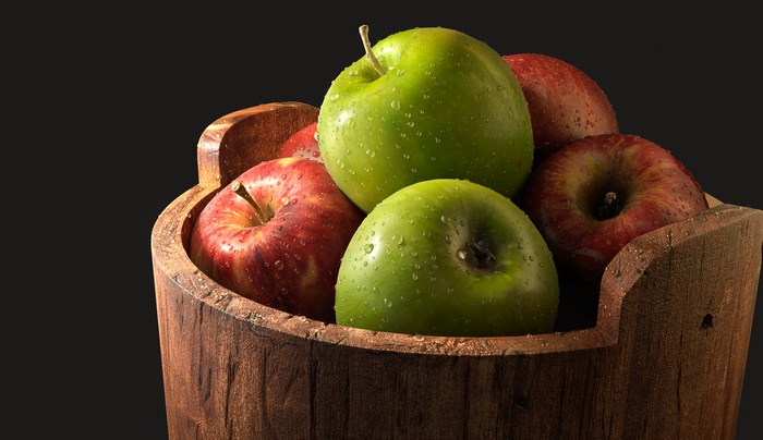Apples in a wooden bucket