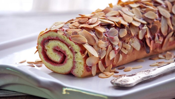 Almond and Raspberry Roll Cake