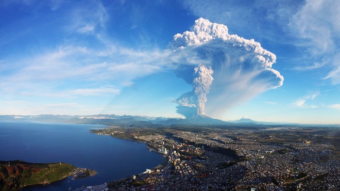 Calbuco Volcano Eruption over Chilean City