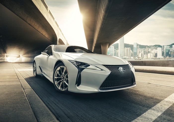 White Lexus LC 500 4K
