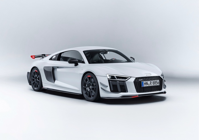 White Audi R8 V10 2018 4K
