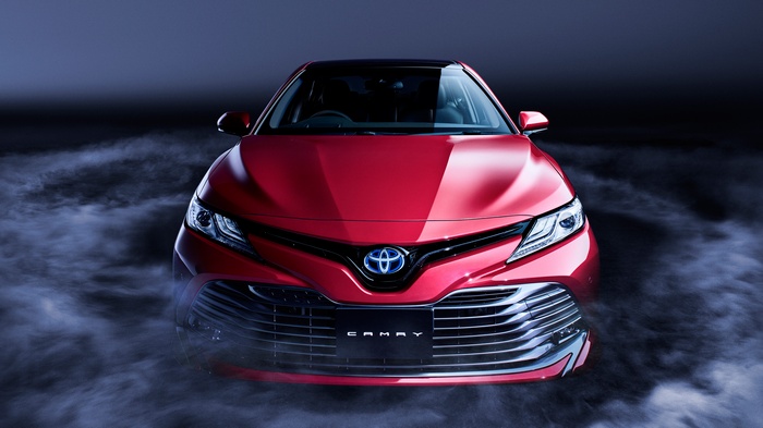 4K Toyota Camry Hybrid