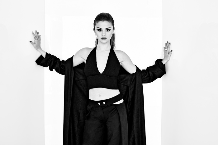 Selena Gomez in black outfit