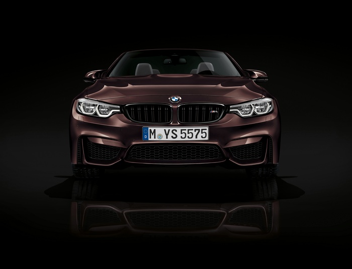 BMW M4 Cabriolet with license plate M YS 5575
