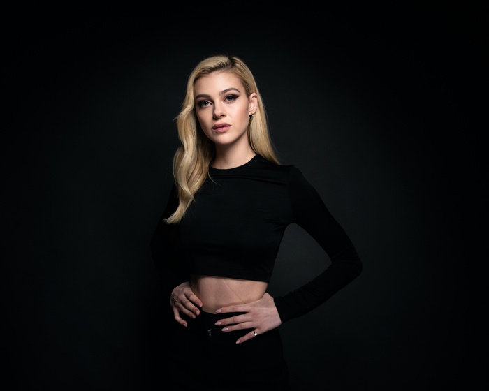 Nicola Peltz 4K