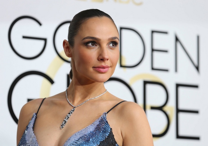 Gal Gadot at the 2017 Golden Globe Awards