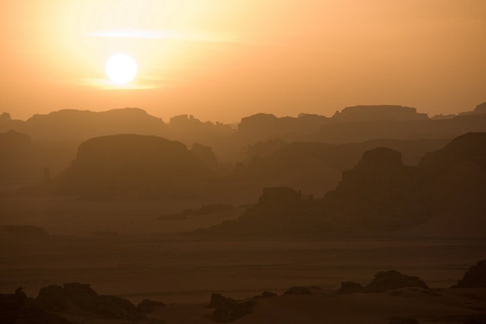 Sunrise over Tassili n'Ajjer, Sahara Desert 4K