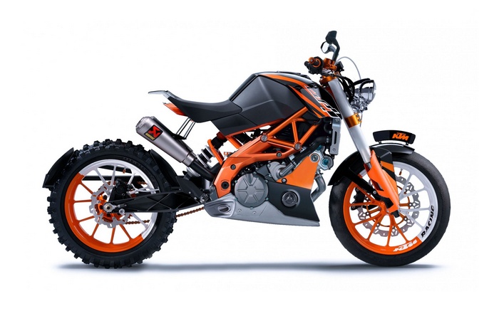 KTM 690 Duke motorcycle with Akrapovič exhaust