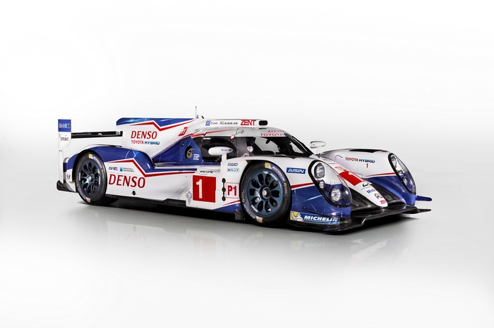 4K Toyota TS040 Hybrid race car