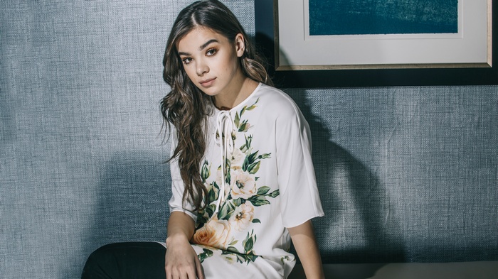 Hailee Steinfeld Poses in White Floral Top