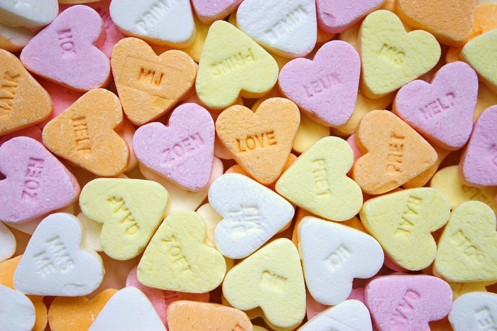 Conversation heart candies with Dutch words
