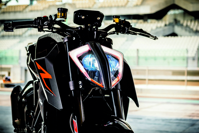 KTM 1290 Super Duke R motorcycle front view