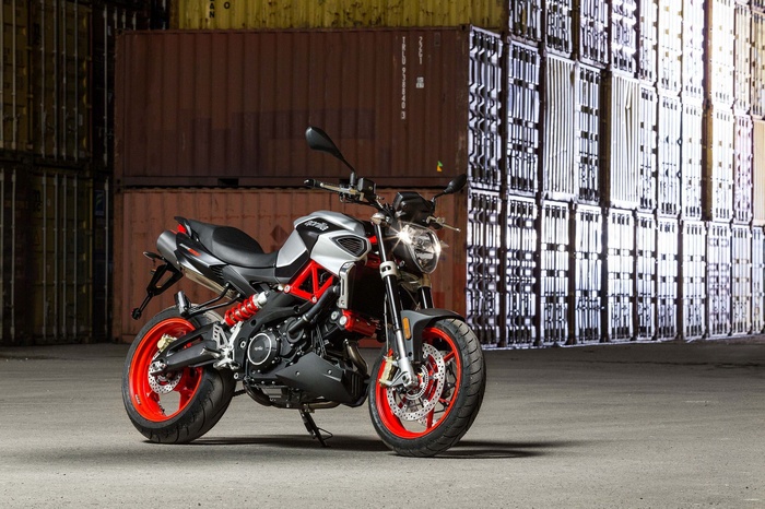 2017 Aprilia Shiver 900 motorcycle