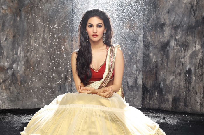 Amyra Dastur in traditional Indian attire