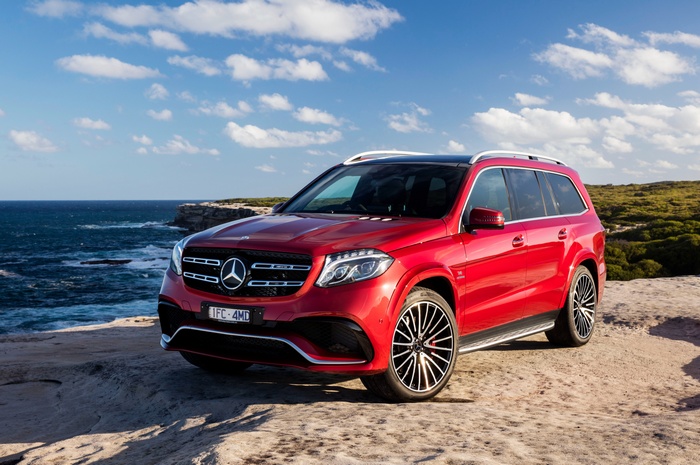 Red Mercedes-Benz GL-Class SUV 4K