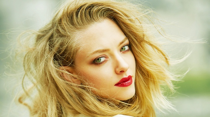 Amanda Seyfried for ELLE China