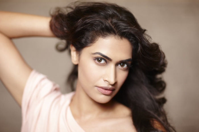 Salony Luthra from Sarabham 4K