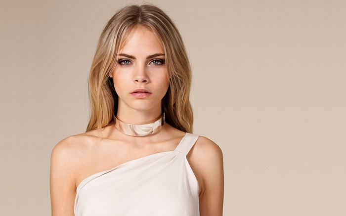Cara Delevingne wearing a steel choker