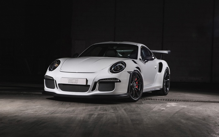 White TechArt Porsche 911 GT3 RS