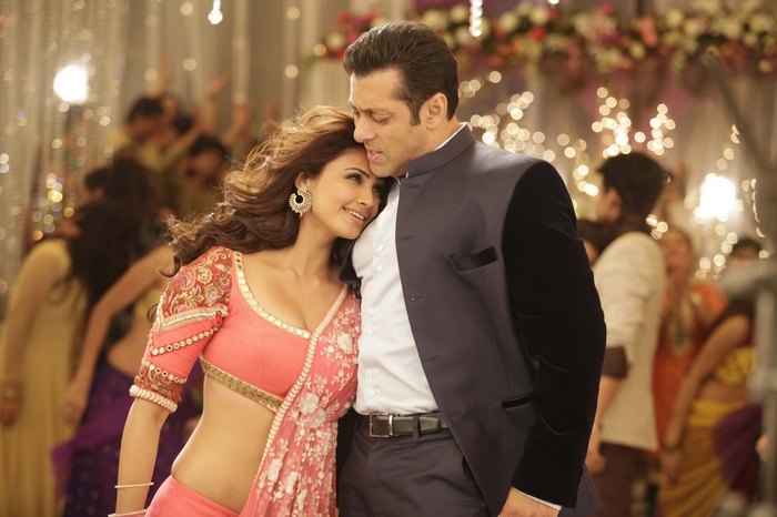 Salman Khan and Daisy Shah from Jai Ho