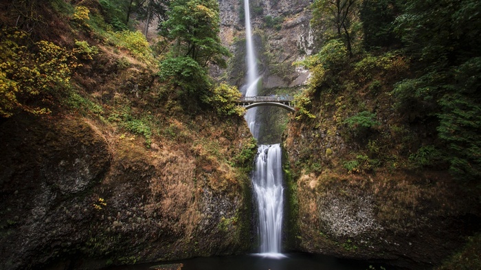 Multnomah Falls with a bridge in Oregon
