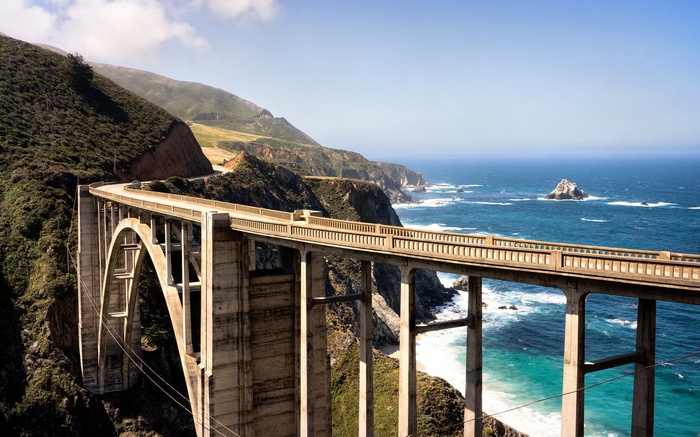 Bixby Creek Bridge over the Pacific Ocean