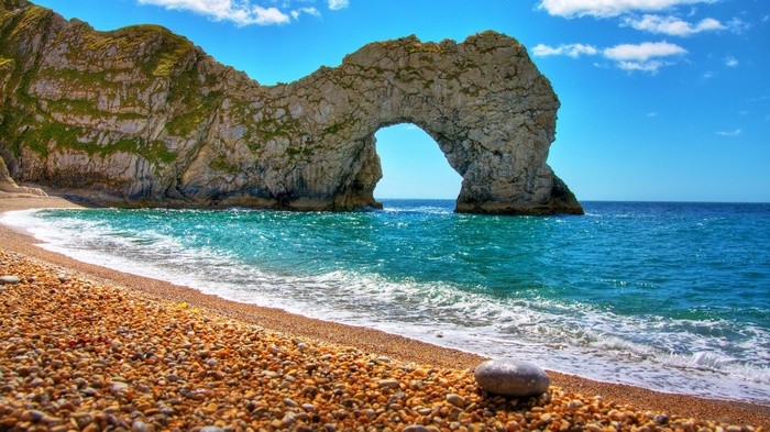 Durdle Door rock arch on a sunny day