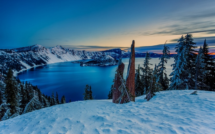 Crater Lake National Park in Winter