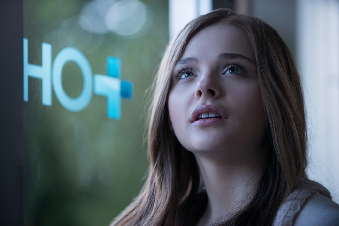 Chloe Grace Moretz looking up