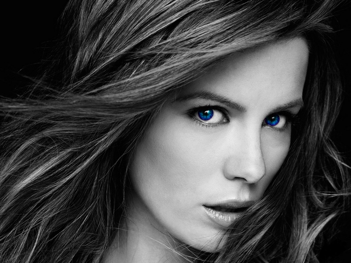 Close-up of Kate Beckinsale with Striking Blue Eyes