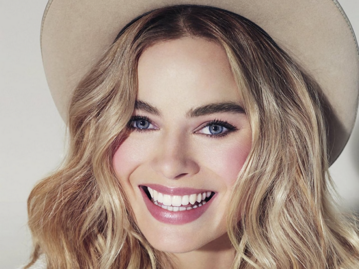 Margot Robbie wearing a hat