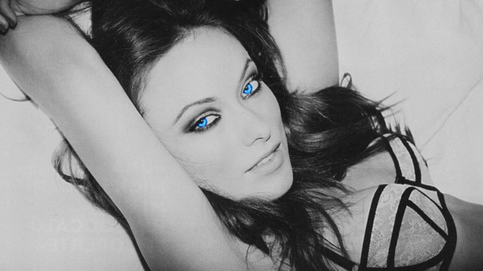 Olivia Wilde lying down