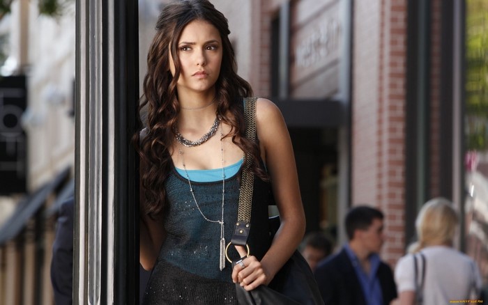 Nina Dobrev