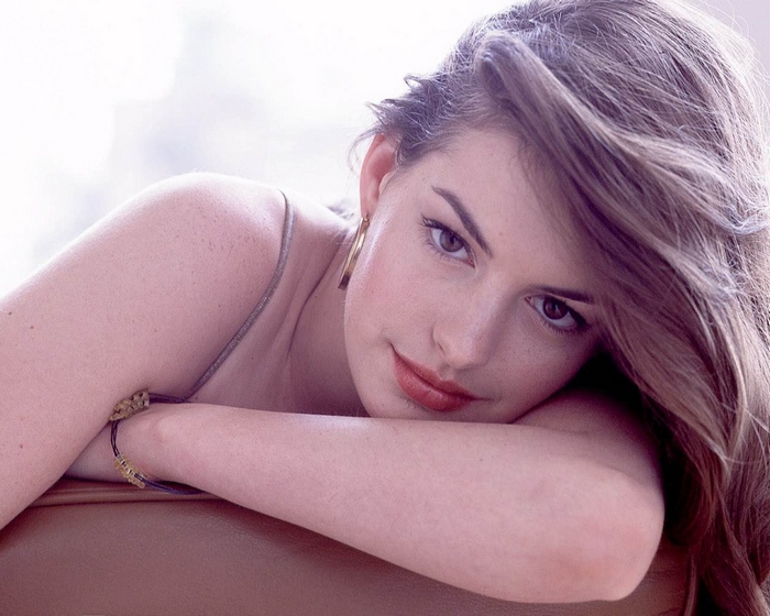 Anne Hathaway