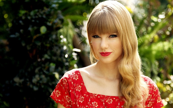 Taylor Swift in Red Dress