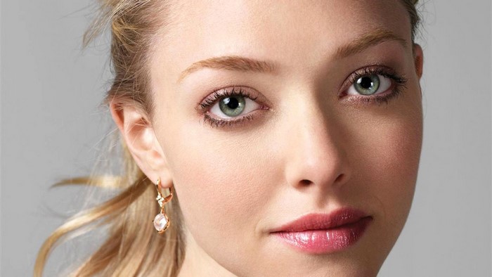 Amanda Seyfried Close-up Portrait