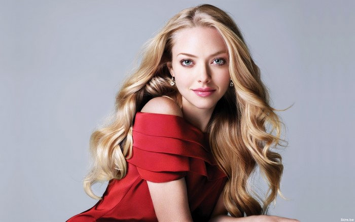 Amanda Seyfried in a red dress
