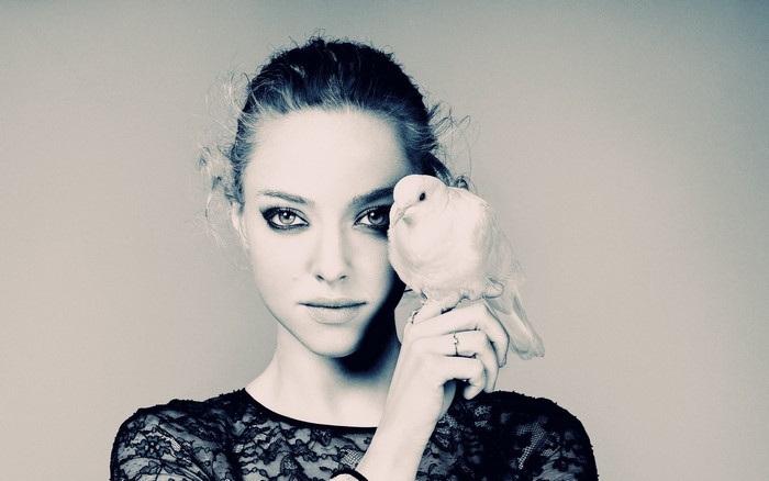 Amanda Seyfried with a white dove