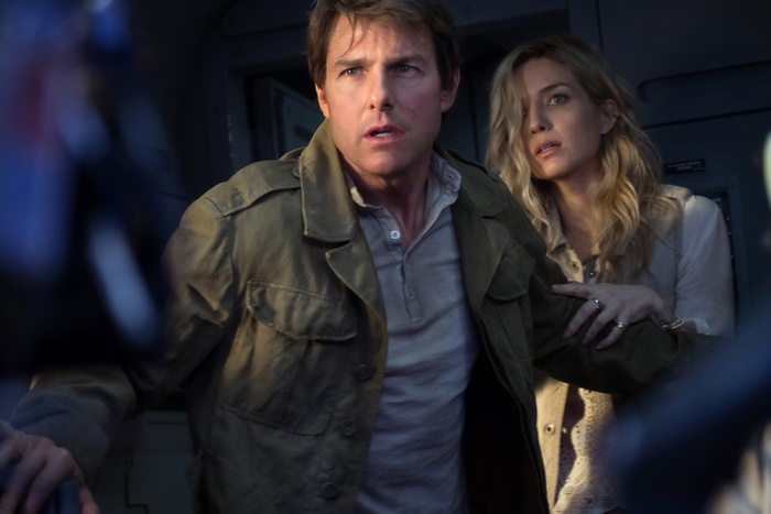 Tom Cruise and Annabelle Wallis in The Mummy