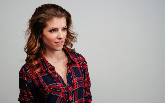 Anna Kendrick in Plaid Shirt